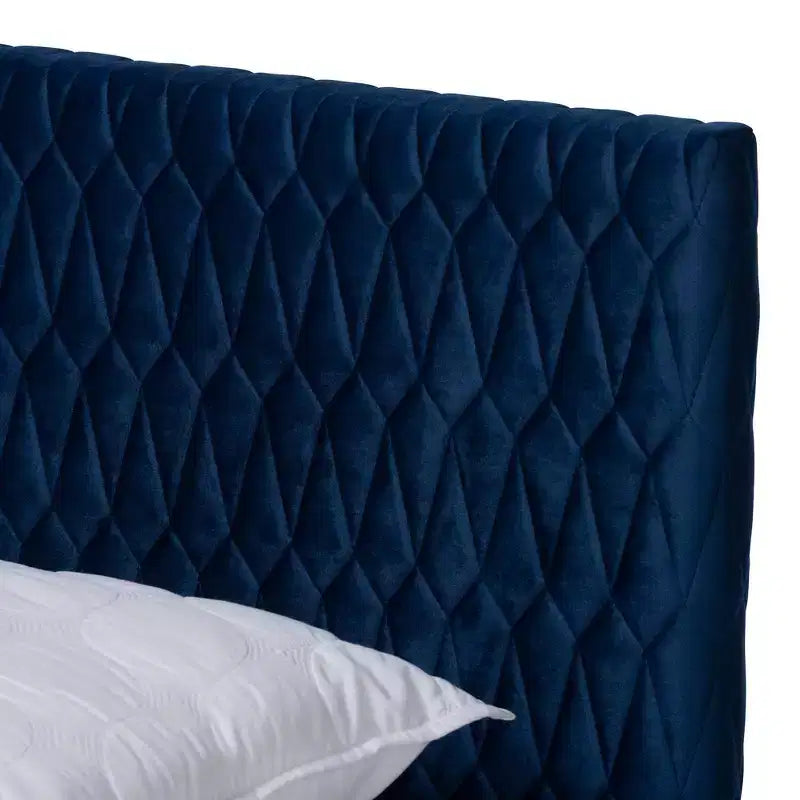 Lit plateforme grand lit bleu marine design mi-century, pieds effilés, revêtement en velours