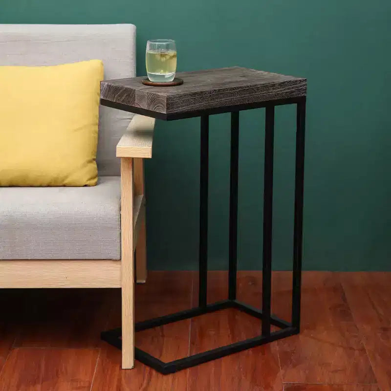 Table d'appoint en forme de C, style décontracté, avec cadre en métal marron rustique, à glisser sous le canapé, pour les collations.