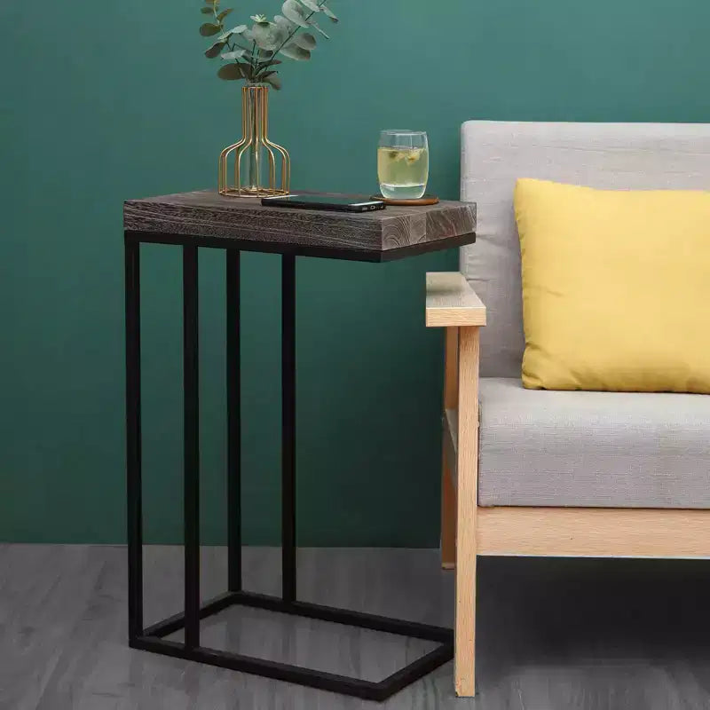 Table d'appoint en forme de C, style décontracté, avec cadre en métal marron rustique, à glisser sous le canapé, pour les collations.
