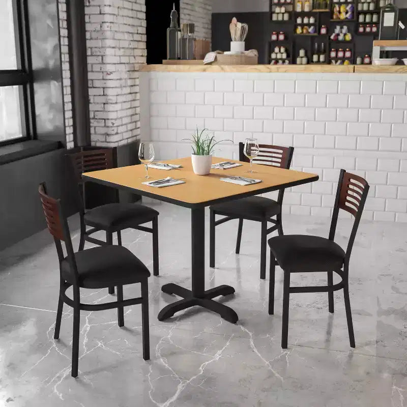 Chaise de salle à manger en métal à dossier à lattes décoratif Emma et Oliver Black